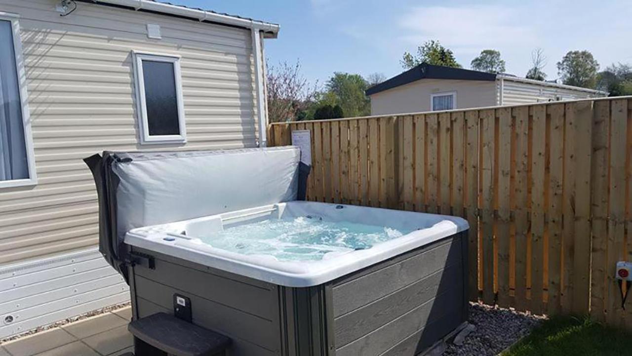 Campsie Glen Holiday Park Fintry Kamer foto